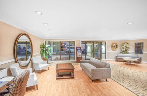 Barstow Hotel | Ramada by Wyndham Barstow