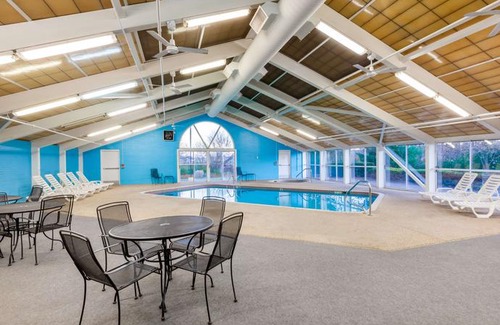 Canton Hotel | Ramada by Wyndham Canton/Hall of Fame