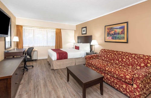 Coquitlam Hotel | Ramada by Wyndham Coquitlam
