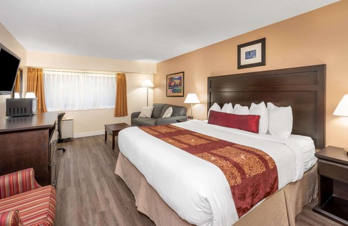 Coquitlam Hotel | Ramada by Wyndham Coquitlam