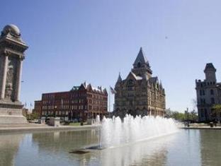 East Syracuse Hotel | Ramada by Wyndham East Syracuse Carrier Circle