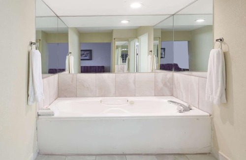 Lebanon Hotel | Ramada by Wyndham Lebanon