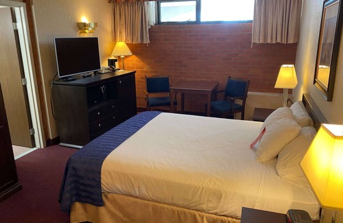 South Lethbridge Hotel | Ramada by Wyndham Lethbridge