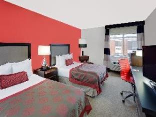 Marquette Hotel | Ramada by Wyndham Marquette