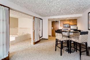 Marquette Hotel | Ramada by Wyndham Marquette
