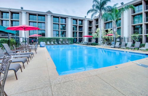 Metairie Hotel | Ramada by Wyndham Metairie New Orleans Airport