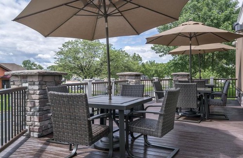 Golden Valley Hotel | Ramada by Wyndham Minneapolis Golden Valley