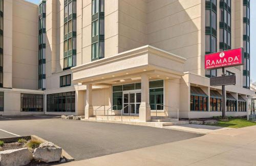Niagara Falls Hotel | Ramada By Wyndham Niagara Falls near the Falls