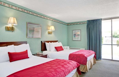 Parsippany Hotel | Ramada by Wyndham Parsippany