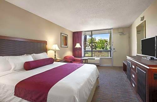 Sunnyvale Hotel | Ramada by Wyndham Sunnyvale/Silicon Valley