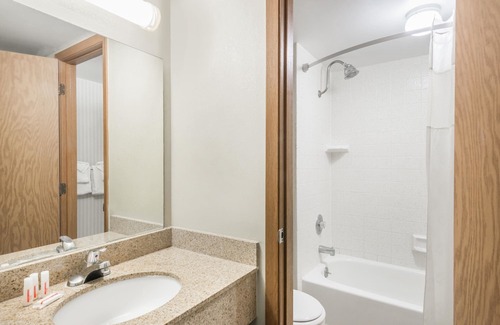 Xenia Hotel | Ramada by Wyndham Xenia