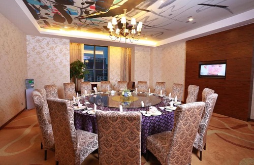 Xinluo District Hotel | Ramada Longyan