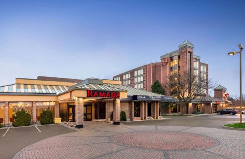 Niagara Falls Hotel | Ramada Plaza by Wyndham Niagara Falls
