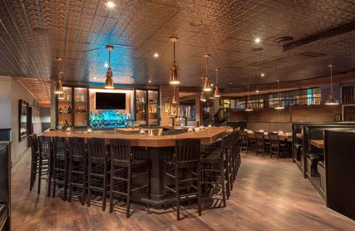 District Saint - Raymond - Vanier Hotel | Ramada Plaza by Wyndham Gatineau/Manoir du Casino