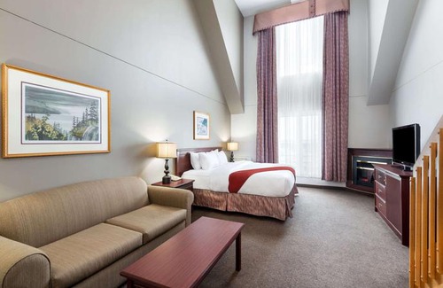 District Saint - Raymond - Vanier Hotel | Ramada Plaza by Wyndham Gatineau/Manoir du Casino