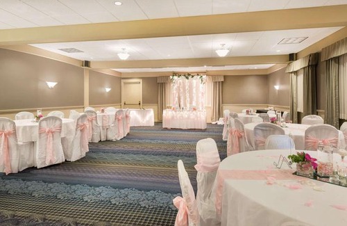 Nasons Corner Hotel | Ramada Plaza by Wyndham Portland
