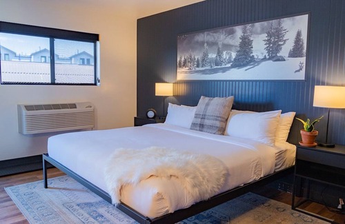 Winter Park Hotel | Rambler Single King, Gravity Haus Winter Park, Gym Access, Downtown Ease