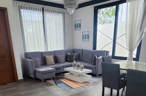 Veron House | RamPastor
