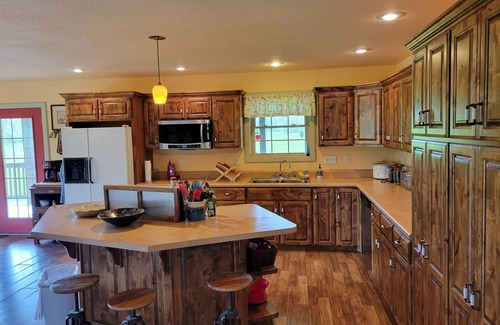 Dallas County House | Ranch House on 750 acres near Niangua River