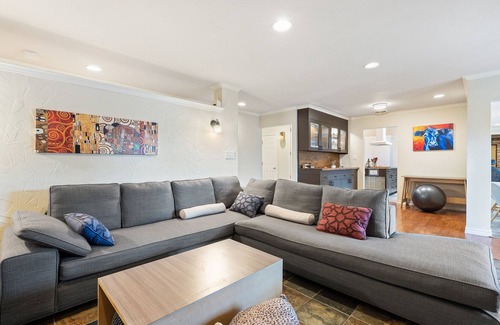 West Oak Hill House | Ranch-like 3 BRDM Home with Backyard Pool & Sauna