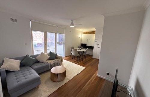 Randwick House | Randwick Shared Apt with Study & built in wardrobe
