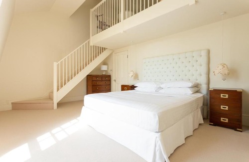 Churchill Apartment | Ranelagh Grove by onefinestay