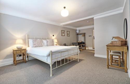 Coggeshall Hotel | Ranfield's Brasserie Hotel Rooms