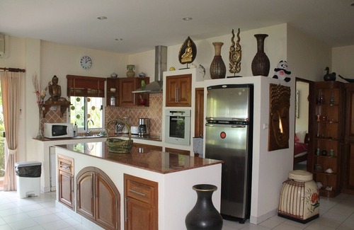 Rawai Villa | RARE ! 3 bed, pool-jacuzzi, 1600m2, tropical garden, quiet. -15% from Oct 14 to 24