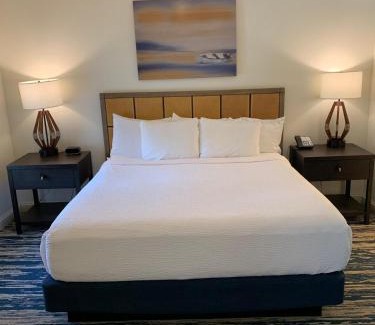 New Town Apartment | Rare Beach Front Resort Key West- 2BD 2BA