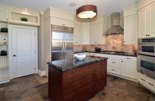 The Blue Mountains Ski Chalet | Rare chalet w/pool access and. a min from The Blue Mountains
