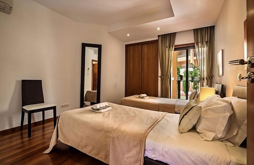 Praia da Luz Hotel | Rare Find! Comfortable 1BR Unit Close to Luz Beach! Full Kitchen, Swimming Pools