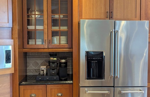 Central Business District Condo | Rare Last-Minute Stay - Spacious 3BR Penthouse + Private Parking