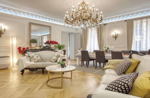 Chaussee-d'Antin Apartment | RARE ! LUXURIOUS PARISIAN HAVEN NEAR OPERA GARNIER & GALERIES LAFAYETTE-250 SQM