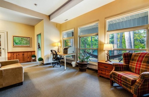 Dwight Cabin | Rare Muskoka Chalet Suite - A4