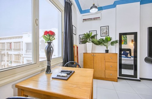 Sheraton Road -Sakkala Apartment | Rare New Marina Hotspot ★ Fast Free WIFI ★ Pool ★ Kitchen | Sheraton Plaza 415