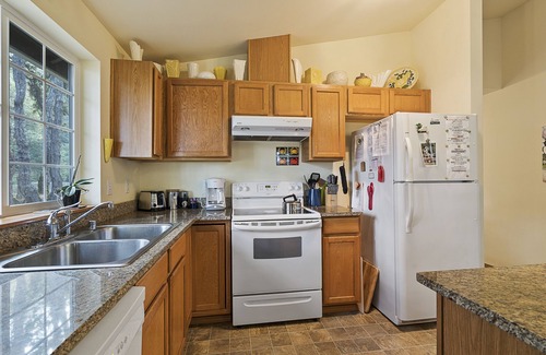 Port Angeles House | Rare Strait of Juan de Fuca no-bank water front, near mouth of Elwha River.