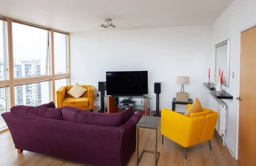 Glasgow Apartment | Rare Top Floor Duplex Overlooking the River Clyde
