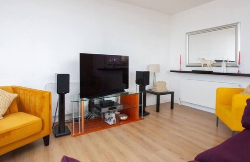 Glasgow Apartment | Rare Top Floor Duplex Overlooking the River Clyde