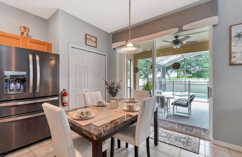 Solana Villa | RATED#1 BEST HOME Near Disney! LUXURY 6BEDROOM VILLA ,GATED RESORT ,POOL,SPA