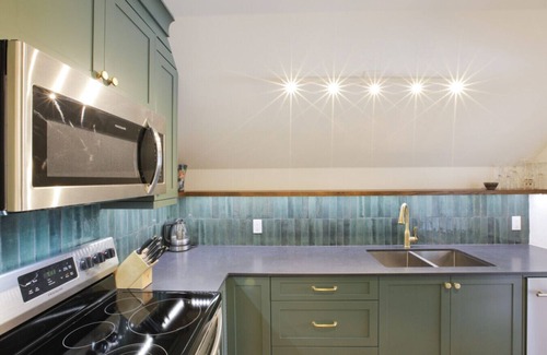 Ucluelet Apartment | Raven Lady #202- Downtown Condo