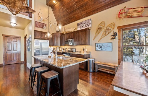 Deadwood Cabin | Raven`s Ridge-Access to Pool!