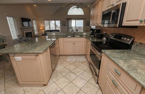 Carolina Dunes House | 🐾 RAYS HIGH - 5 BR Oceanside home w/Private Pool & Dog Friendly