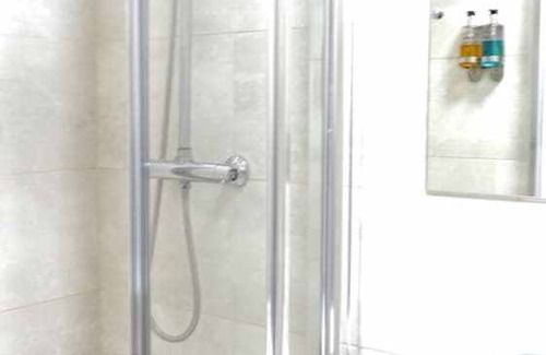 Stanwell Hotel | RC Airport Rooms