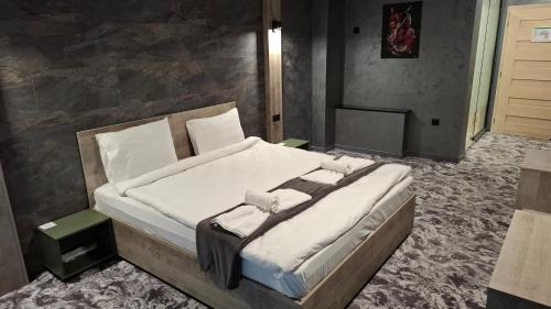 Studentski Grad Apartment | RCR Einstein studios