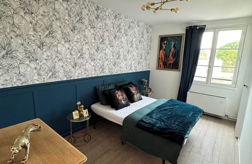 Saint-Hippolyte House | Renovated house f4 with 880m2 of land, animals accepted close to beaches