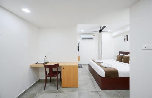 Kochi Hotel | Reach Inn