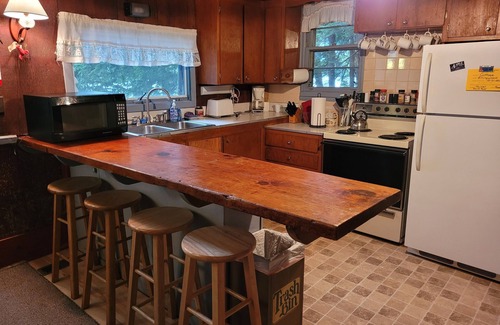 Readfield Cottage | Readfield/Maranacook Lake cottage with dock and plenty of privacy!