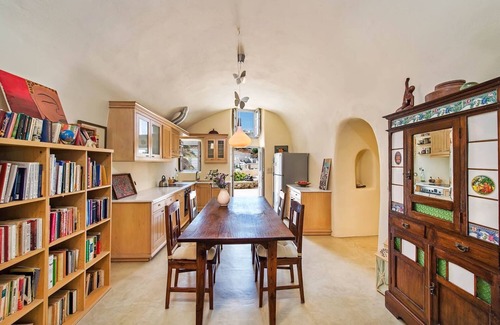 Messaria House | Real Santorini Cave House far from the crowds