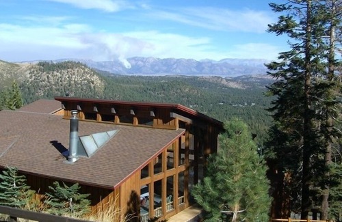 Mammoth Lakes Condo | Real Ski in - Ski Out High on the Mountain Great Views