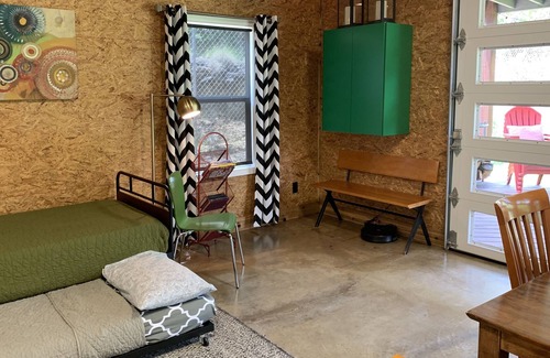 West Oak Hill House | Real Texas Barn - City convenience, Country charm